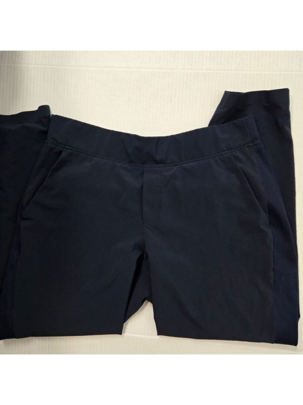 Athleta Size 8 Petite Brooklyn Ankle Pants in Navy Blue Mid-Rise Travel - Picture 3 of 9